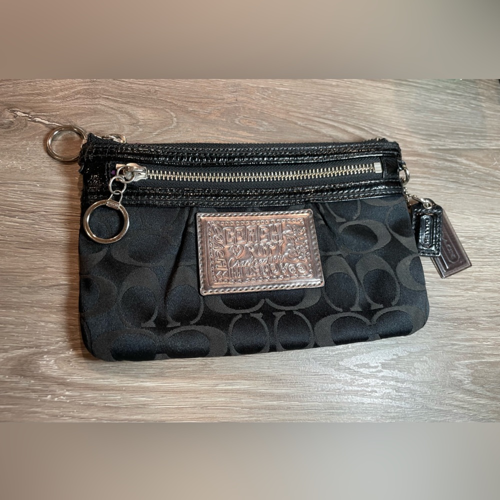 Coach Poppy Wristlet